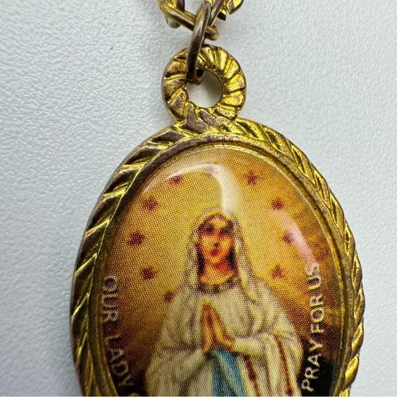 Vintage Our Lady of Lourdes Virgin Mary Pendant Necklace Medal Catholic - Picture 11 of 14